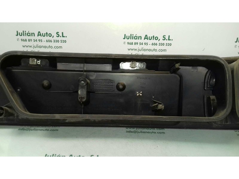 Recambio de piloto trasero central para renault laguna (b56) 1.9 dti rt referencia OEM IAM 7711170346 7700420119 VALEO