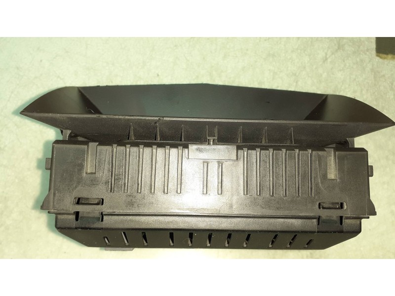 Recambio de pantalla multifuncion para opel astra h ber. cosmo referencia OEM IAM 13275077 E1034543 28107803