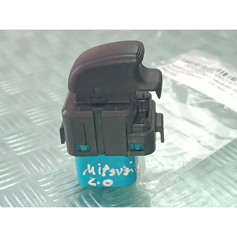 Recambio de mando elevalunas trasero derecho para mitsubishi montero pinin (h60/h70) 2000 gdi comfort ii (5-ptas.) referencia OE