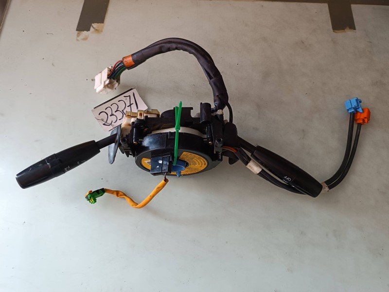 Recambio de mando luces para kia carens 2.0 crdi ex monovolumen referencia OEM IAM 469310  