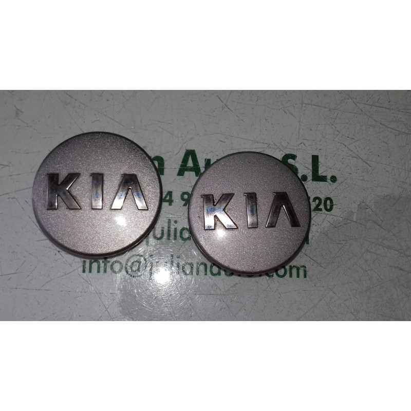 Recambio de tapacubos para kia sportage ex referencia OEM IAM 529601Y200  2 TAPAS