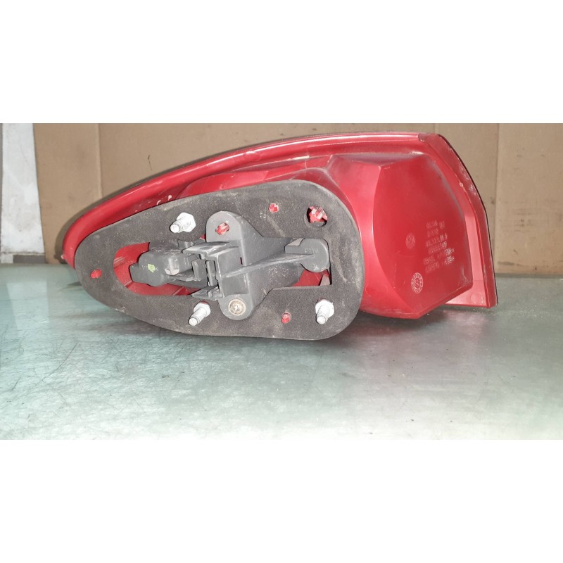 Recambio de piloto trasero derecho para alfa romeo 147 (190) 1.9 jtd impression referencia OEM IAM 46556347  03323010