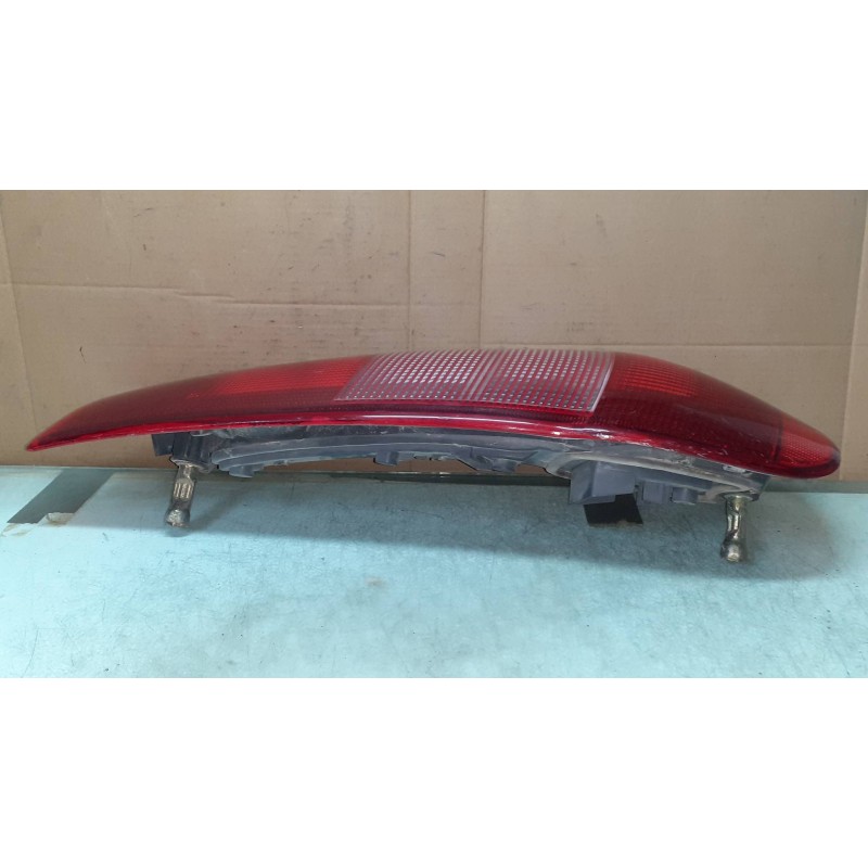 Recambio de piloto trasero derecho para fiat punto berl. (176) td elx (i) referencia OEM IAM 7730723 294221 29420102