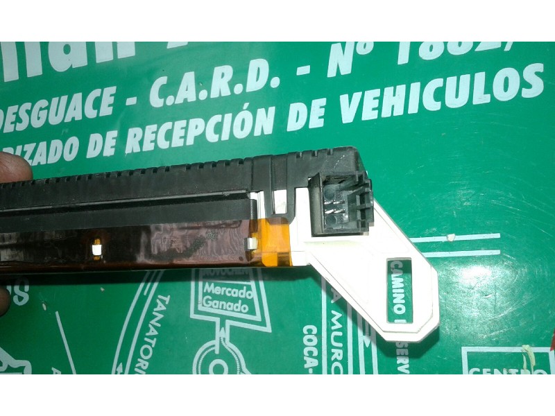 Recambio de pantalla multifuncion para citroen c4 berlina exclusive referencia OEM IAM 9662225980  
