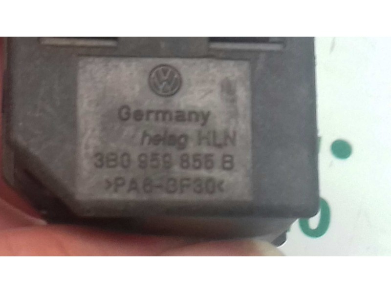Recambio de mando elevalunas trasero izquierdo para volkswagen golf iv variant (1j5) highline referencia OEM IAM 3B0959855B  