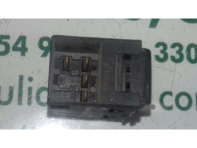 Recambio de mando elevalunas trasero izquierdo para volkswagen golf iv variant (1j5) highline referencia OEM IAM 3B0959855B  