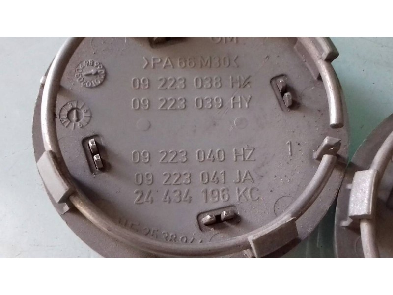 Recambio de tapacubos para opel vectra b berlina cd referencia OEM IAM 09223038HX  60 MM