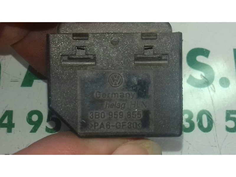 Recambio de mando elevalunas delantero derecho para skoda octavia berlina (1u2) classic referencia OEM IAM 3B0959855  