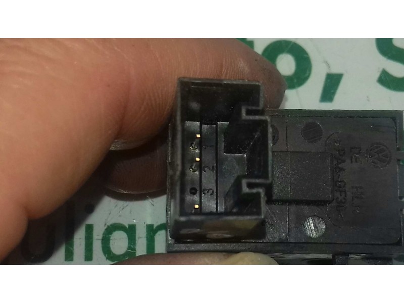 Recambio de mando elevalunas delantero derecho para volkswagen polo (6r1) advance referencia OEM IAM 7L6959855B  