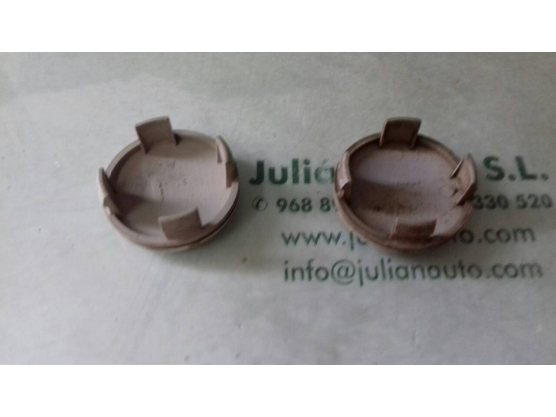 Recambio de tapacubos para chevrolet captiva 2.0 vcdi ls referencia OEM IAM 96452311  2 TAPACUBOS