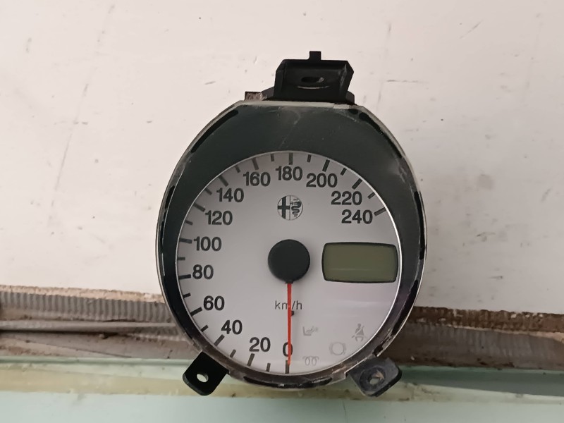 Recambio de cuadro instrumentos para alfa romeo 156 (116) 1.9 jtd progression referencia OEM IAM 60664278 6160340020 6850840010