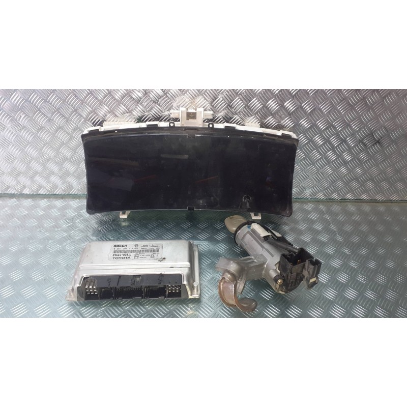 Recambio de centralita motor uce para toyota corolla (e12) 1.4 linea terra berlina referencia OEM IAM 8966102B11 0261208518 KIT 