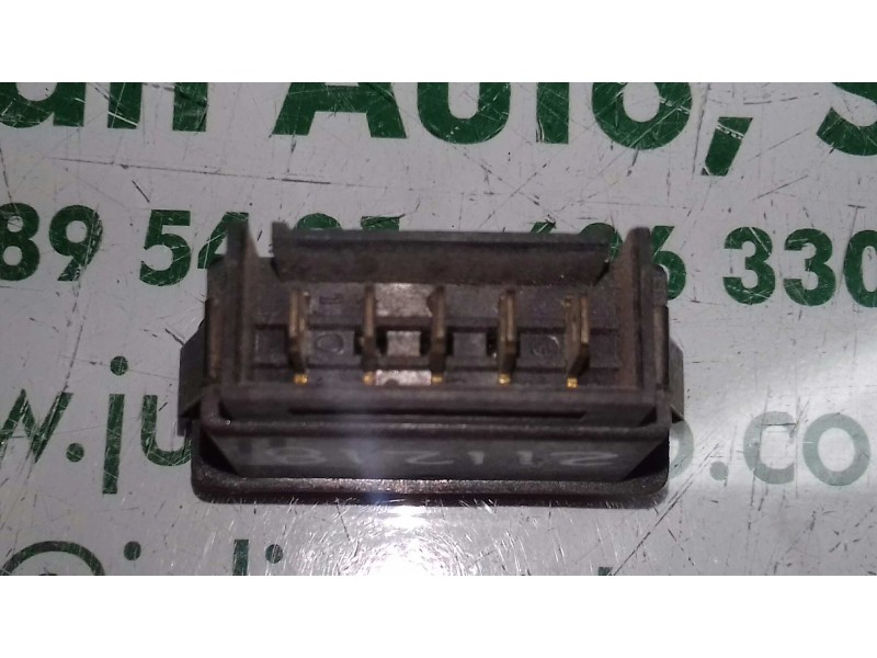 Recambio de mando elevalunas delantero derecho para seat ibiza disco referencia OEM IAM 23221  