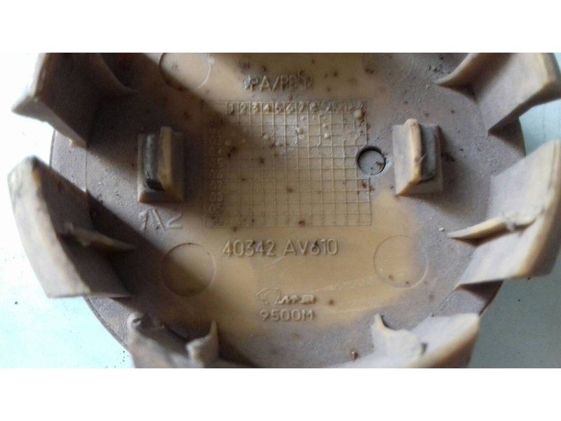 Recambio de tapacubos para nissan primera berlina (p12) visia referencia OEM IAM 40342AV610  2 TAPAS