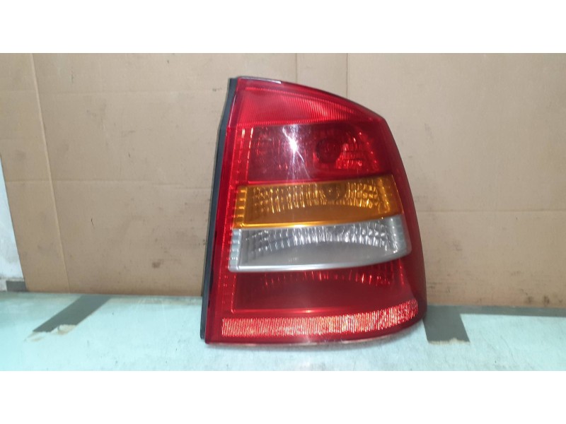 Recambio de piloto trasero derecho para opel astra g berlina comfort referencia OEM IAM 29058010  62225