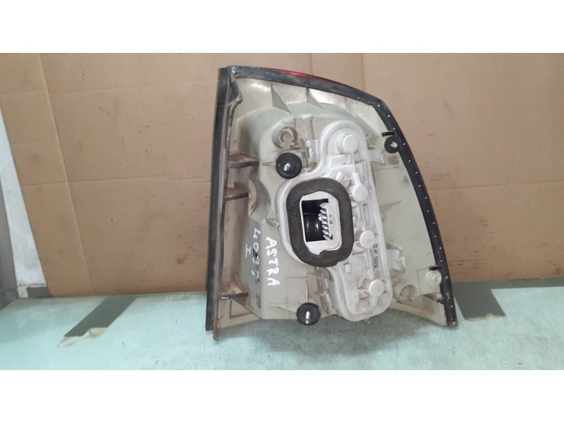 Recambio de piloto trasero izquierdo para opel astra g berlina comfort referencia OEM IAM 29059010 28770102 62224