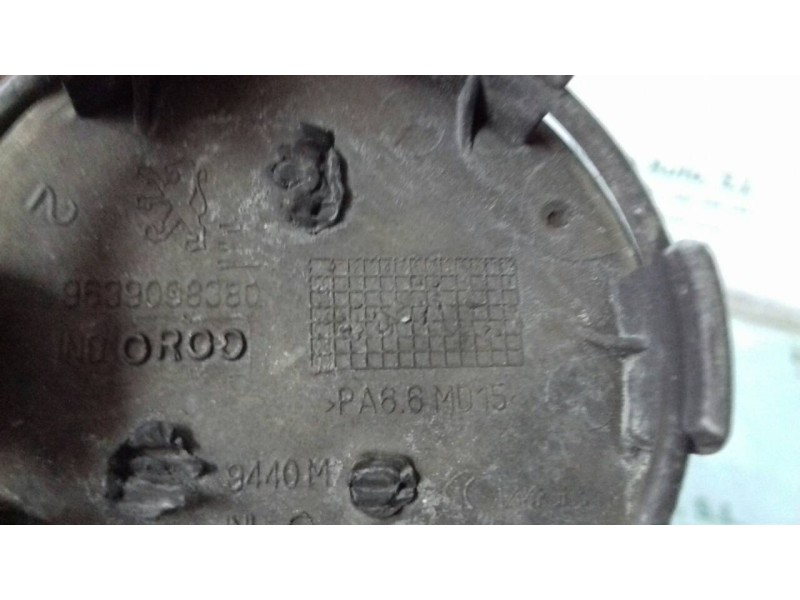 Recambio de tapacubos para peugeot 207 xs referencia OEM IAM 9639098380  2 TAPAS