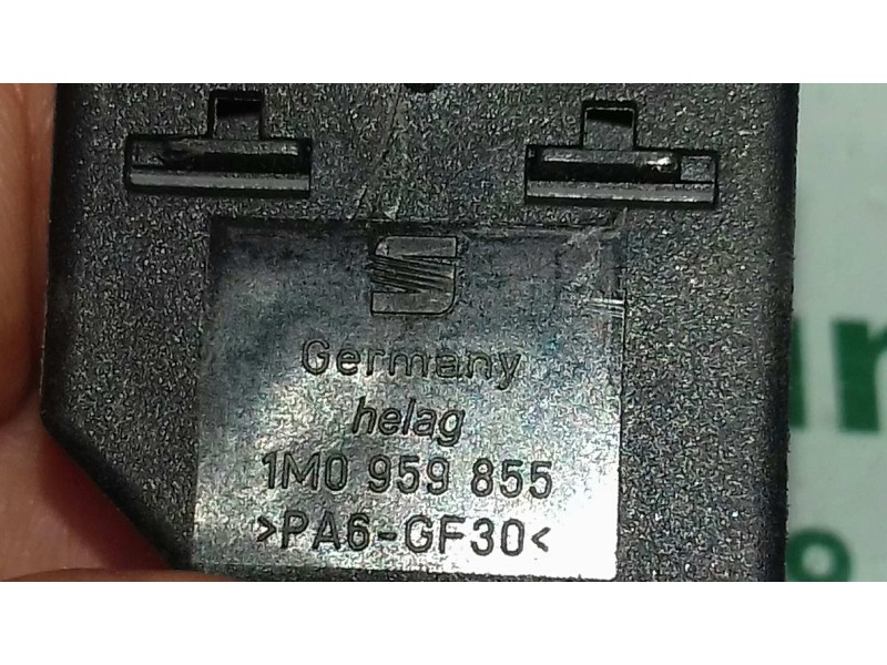Recambio de mando elevalunas trasero derecho para seat toledo (1m2) signo referencia OEM IAM 1M0959855  