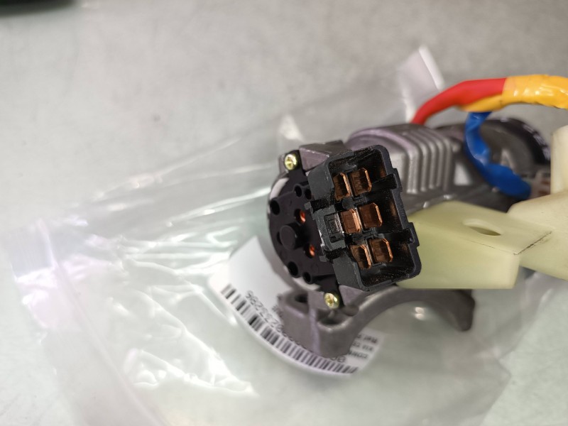 Recambio de conmutador de arranque para kia cee´d drive referencia OEM IAM ZDC2  