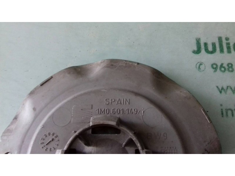 Recambio de tapacubos para seat leon (1m1) signo referencia OEM IAM 1M0601149J  2 UNIDADES