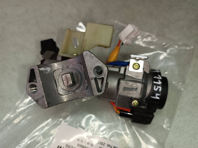 Recambio de conmutador de arranque para kia cee´d drive referencia OEM IAM ZDC2  