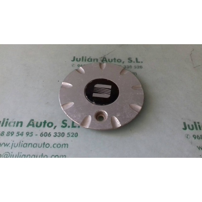 Recambio de tapacubos para seat cordoba berlina (6k2) signo referencia OEM IAM 6K0601149C  1 UNIDAD