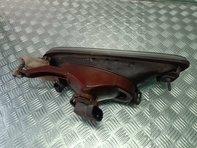 Recambio de faro antiniebla derecho para bmw serie 3 berlina (e46) 320i referencia OEM IAM 147272RE  