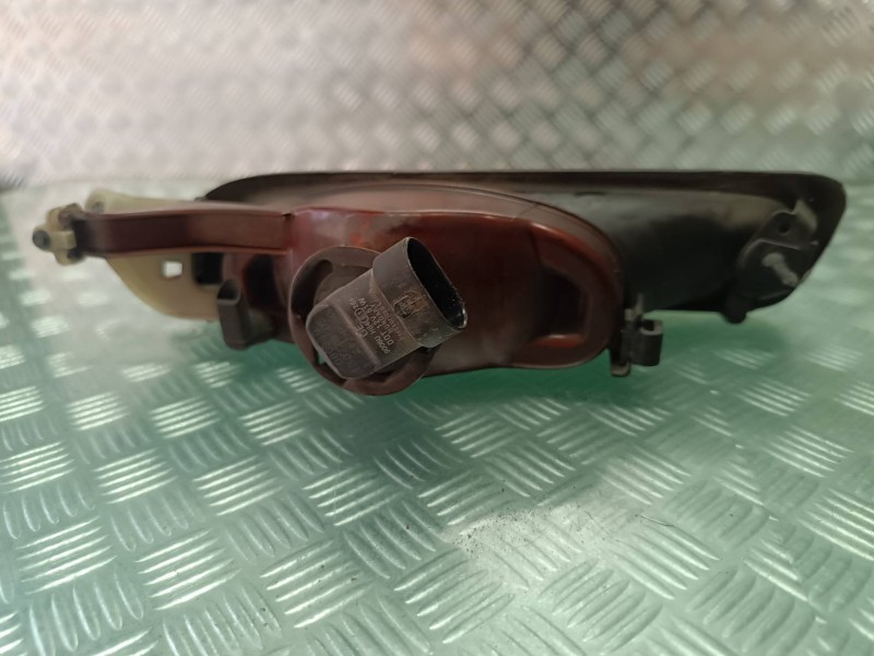 Recambio de faro antiniebla derecho para bmw serie 3 berlina (e46) 320i referencia OEM IAM 147272RE  