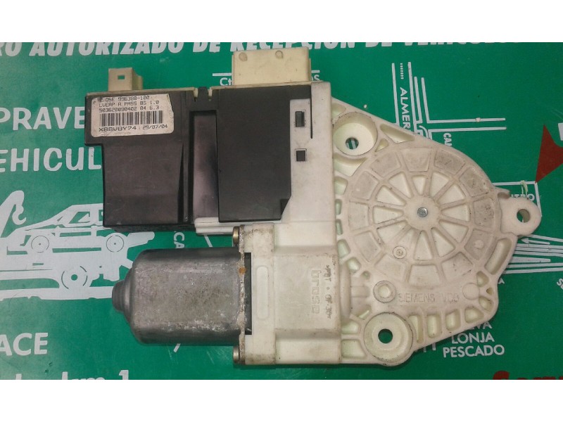 Recambio de motor elevalunas delantero derecho para citroen c4 berlina exclusive referencia OEM IAM 996388100 997831100 