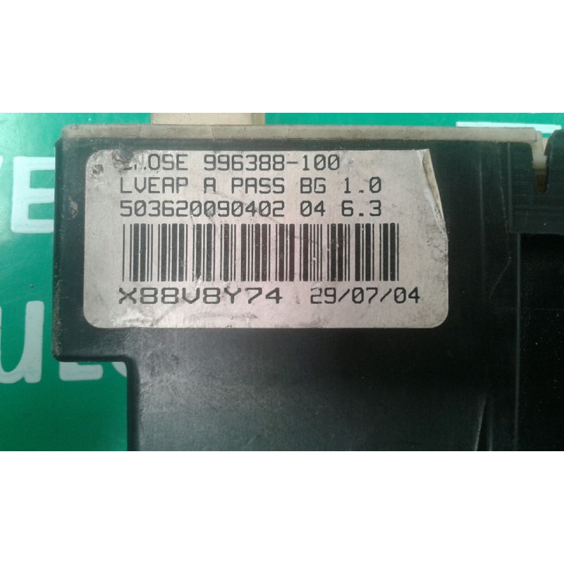 Recambio de motor elevalunas delantero derecho para citroen c4 berlina exclusive referencia OEM IAM 996388100 997831100 