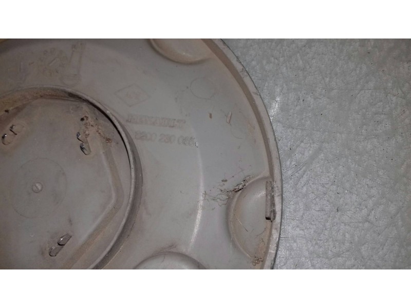 Recambio de tapacubos para renault megane ii berlina 5p authentique referencia OEM IAM 8200230065 53476CA 1 UNIDAD