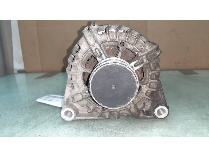 Recambio de alternador para ford fiesta (cb1) ambiente referencia OEM IAM 8V2110300AB VALEO 120A