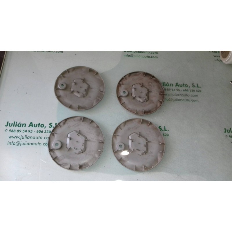 Recambio de tapacubos para renault megane ii berlina 5p confort dynamique referencia OEM IAM 8200412202 9791 4 UNIDADES