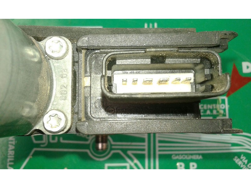 Recambio de motor elevalunas delantero derecho para peugeot 308 confort referencia OEM IAM 0130822369 9657247580 BOSCH