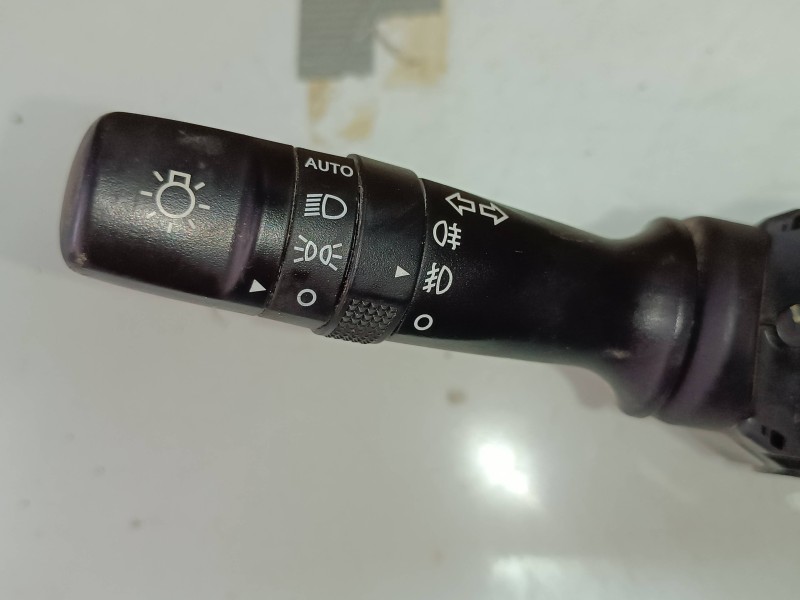 Recambio de mando luces para hyundai i20 basis referencia OEM IAM 202008910  