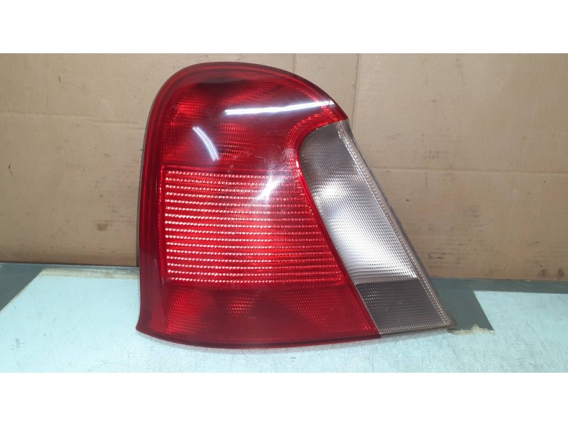 Recambio de piloto trasero izquierdo para mg rover serie 75 (rj) 2.0 cdt classic referencia OEM IAM 263141  