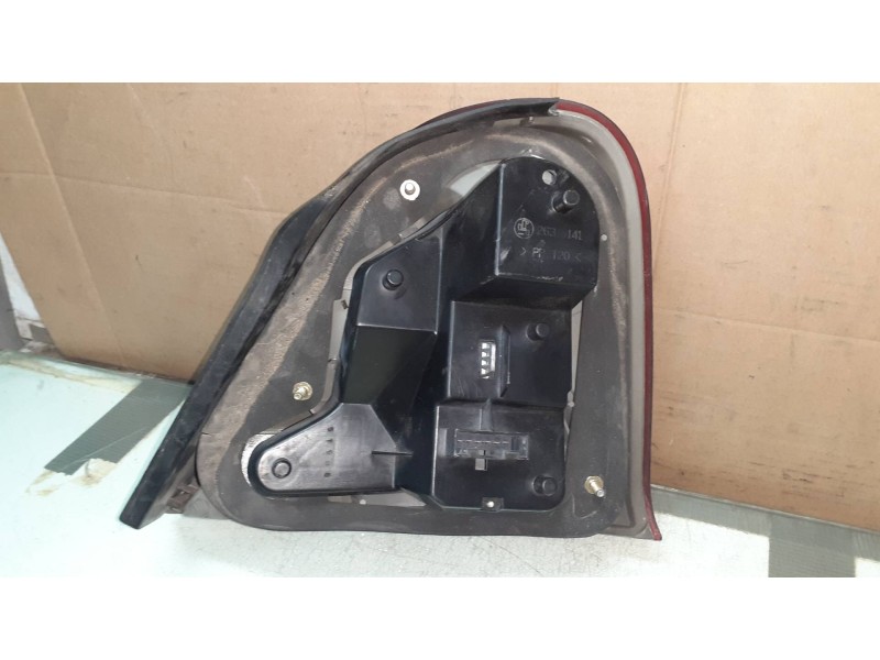 Recambio de piloto trasero izquierdo para mg rover serie 75 (rj) 2.0 cdt classic referencia OEM IAM 263141  