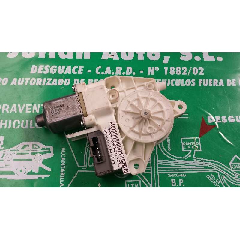 Recambio de motor elevalunas trasero izquierdo para peugeot 407 sw st confort pack referencia OEM IAM 9646595680 999065101 04070