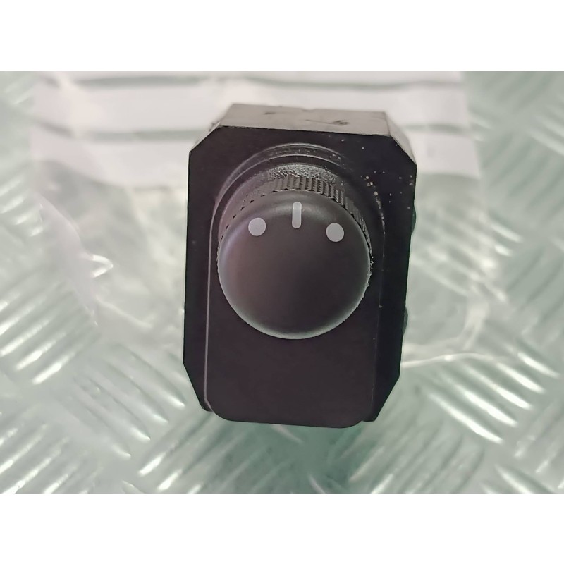 Recambio de mando retrovisor para suzuki sx4 rw (ey) gl+ referencia OEM IAM 62J00  CONECTOR 9 PINES
