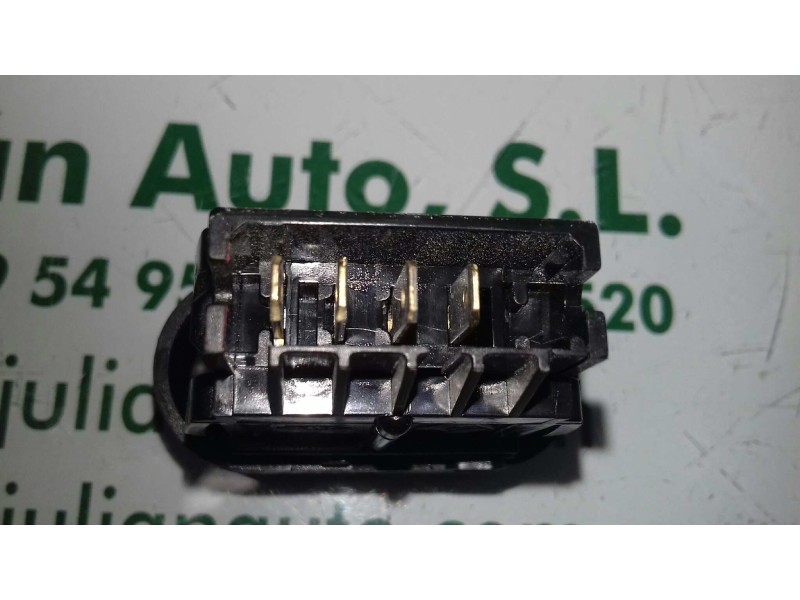 Recambio de interruptor para dacia sandero básico referencia OEM IAM 710682  LUNA TERMICA