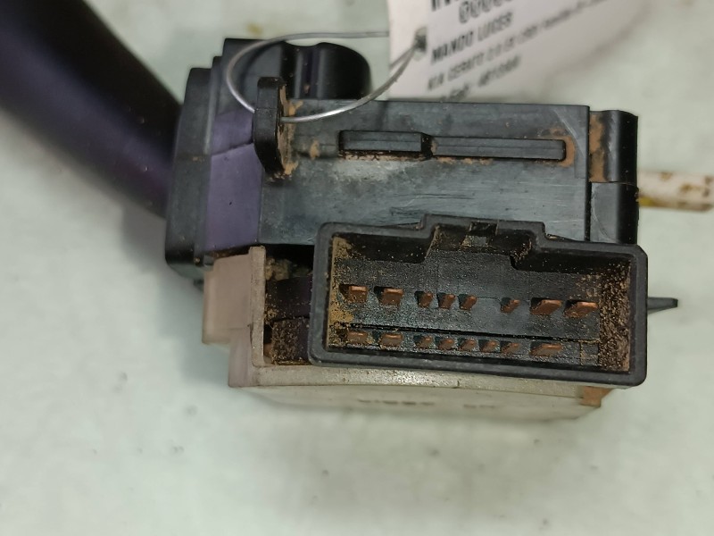 Recambio de mando luces para kia cerato 2.0 ex crdi familiar (5-ptas.) referencia OEM IAM 4813AA  