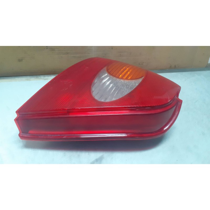 Recambio de piloto trasero izquierdo para toyota avensis berlina (t 22) 2.0 terra (5-ptas.) referencia OEM IAM   