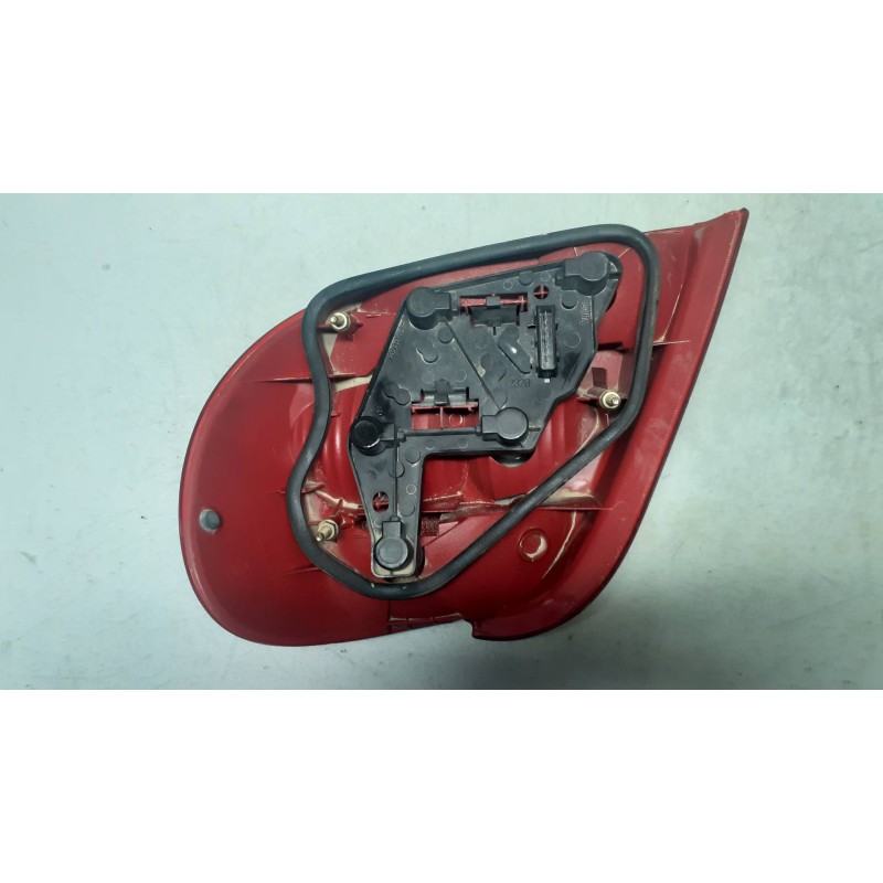 Recambio de piloto trasero izquierdo para toyota avensis berlina (t 22) 2.0 terra (5-ptas.) referencia OEM IAM   