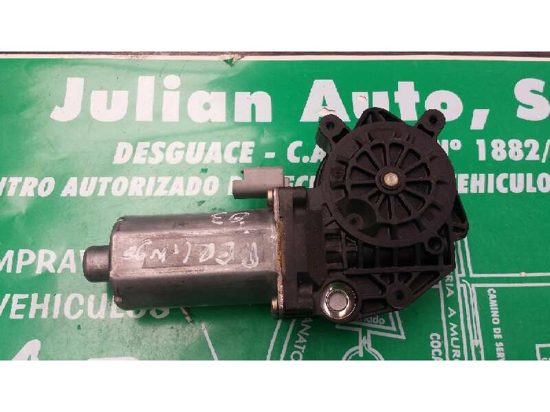 Recambio de motor elevalunas delantero derecho para citroen berlingo 1.6 hdi 75 collection familiar referencia OEM IAM 013082176
