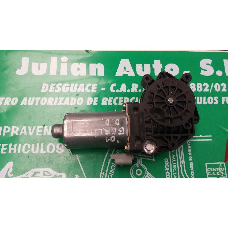Recambio de motor elevalunas delantero derecho para citroen berlingo 1.4 leader referencia OEM IAM 0130821914 8943 00821151
