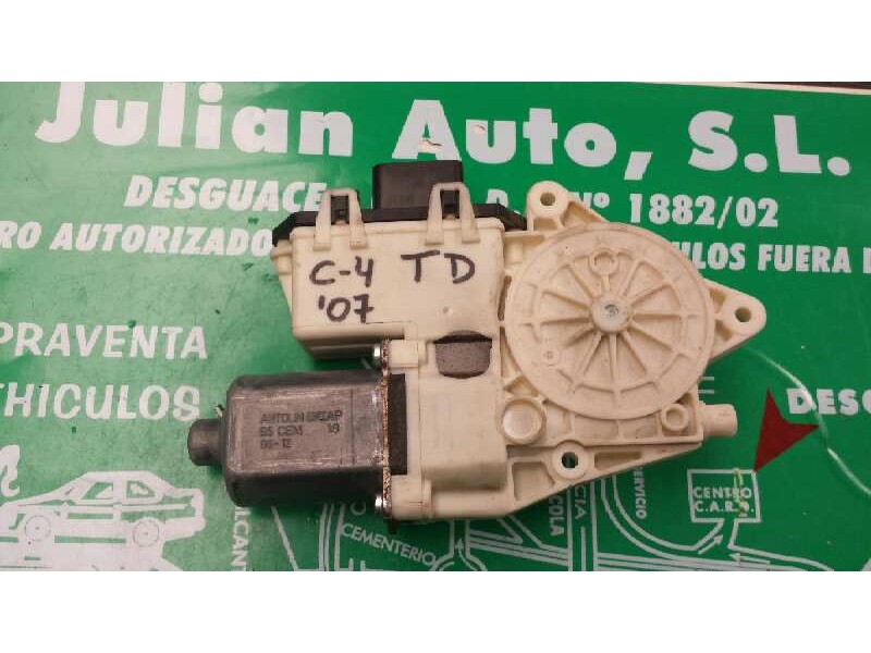Recambio de motor elevalunas trasero derecho para citroen c4 berlina cool referencia OEM IAM 1137328165 0130822238 BOSCH