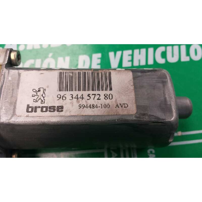 Recambio de motor elevalunas delantero derecho para peugeot 307 break / sw (s1) break xr referencia OEM IAM 9634457280 013082202