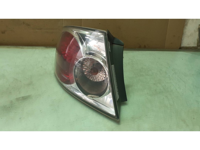 Recambio de piloto trasero izquierdo para mazda 6 berlina (gg) 1.8 active (4-ptas.) referencia OEM IAM 22061971  