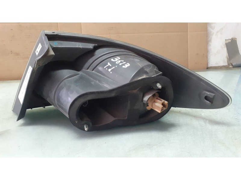 Recambio de piloto trasero izquierdo para mazda 6 berlina (gg) 1.8 active (4-ptas.) referencia OEM IAM 22061971  