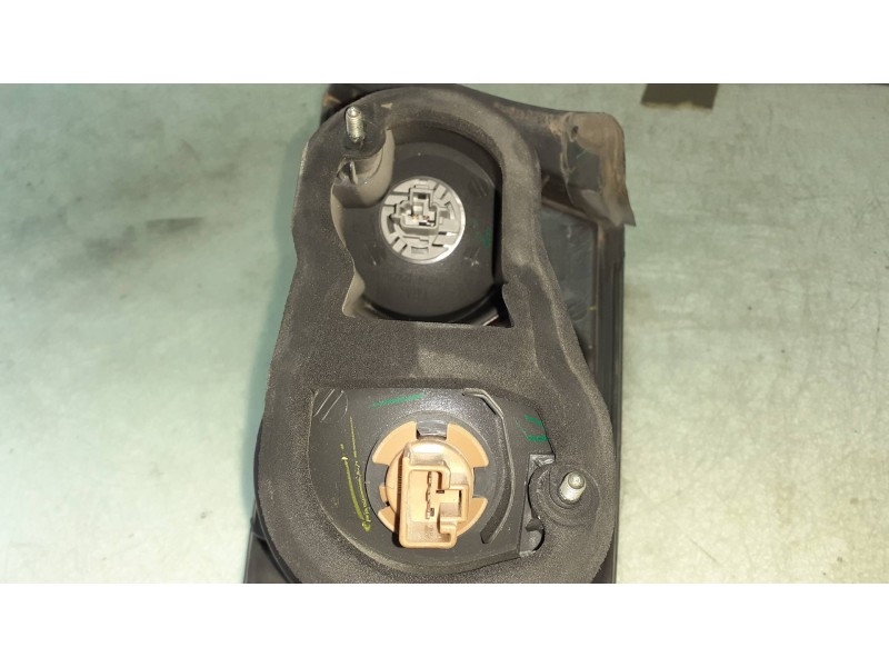 Recambio de piloto trasero izquierdo para mazda 6 berlina (gg) 1.8 active (4-ptas.) referencia OEM IAM 22061971  